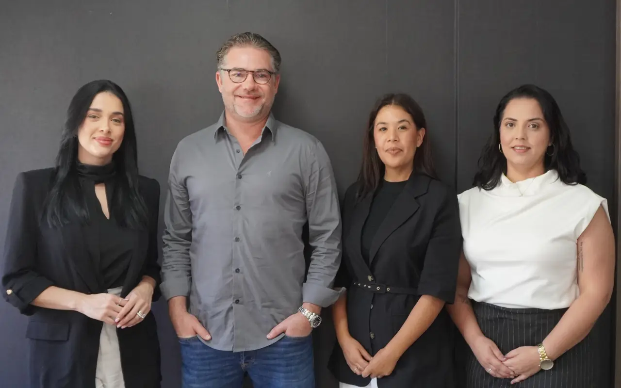 Equipe da PBL Compra de Créditos Judiciais reunida no escritório em Florianópolis